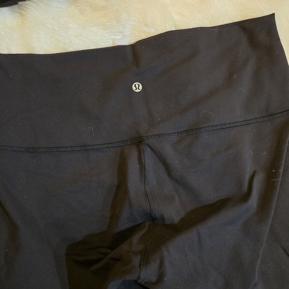 Lululemon Black Women's Activewear Set - Picture 2 of 9